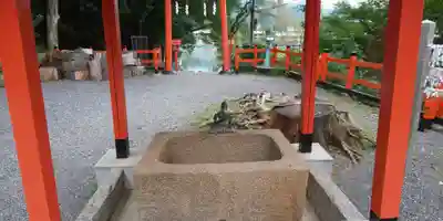 櫟谷宗像神社(松尾大社摂社)の手水舎