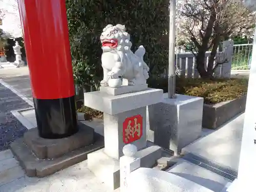 加波山神社真壁拝殿の狛犬