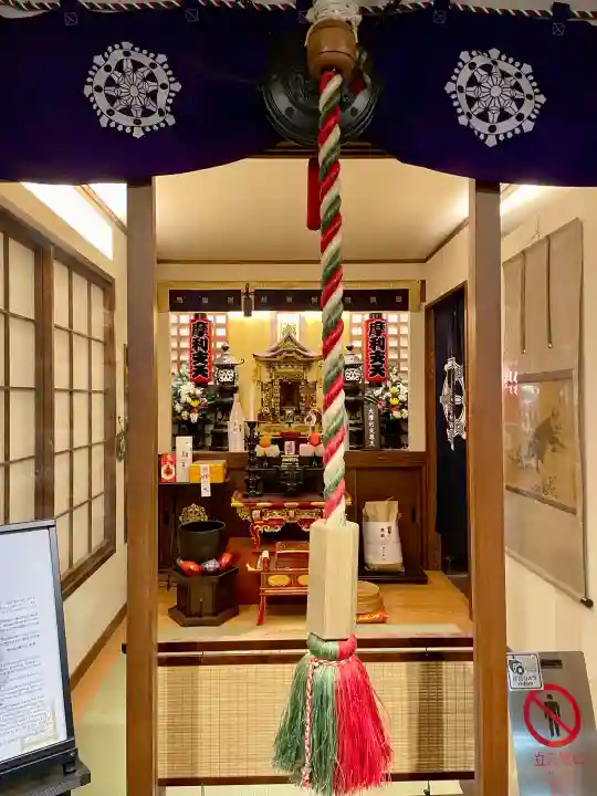 摩利支天 徳大寺の{uncategorized: "未分類", other: "その他", undefined: "問題あり", building: "その他建物", grave: "お墓", sacred_gate: "鳥居", guardian: "狛犬", statue: "像", buddha: "仏像", history: "歴史", nature: "自然", garden: "庭園", animal: "動物", pagoda: "塔", temizu: "手水舎", mountain_gate: "山門・神門", sanctuary: "本殿・本堂", subordinate: "末社・摂社", art: "芸術", scenery: "景色", jizo: "地蔵", ema: "絵馬", goshuin: "御朱印", omikuji: "おみくじ", items: "授与品その他", amulet: "お守り", goshuincho: "御朱印帳", eats: "食事", festival: "お祭り", votive_dance: "神楽", shichigosan: "七五三参", wedding: "結婚式", experience: "体験その他", initially: "初詣", around: "周辺", anti_infection: "感染症対策"}