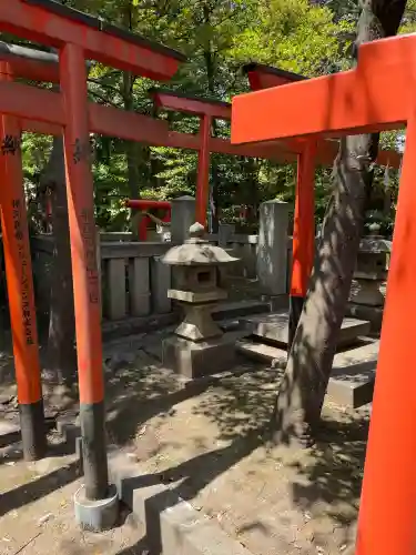 東伏見稲荷神社の{uncategorized: "未分類", other: "その他", undefined: "問題あり", building: "その他建物", grave: "お墓", sacred_gate: "鳥居", guardian: "狛犬", statue: "像", buddha: "仏像", history: "歴史", nature: "自然", garden: "庭園", animal: "動物", pagoda: "塔", temizu: "手水舎", mountain_gate: "山門・神門", sanctuary: "本殿・本堂", subordinate: "末社・摂社", art: "芸術", scenery: "景色", jizo: "地蔵", ema: "絵馬", goshuin: "御朱印", omikuji: "おみくじ", items: "授与品その他", amulet: "お守り", goshuincho: "御朱印帳", eats: "食事", festival: "お祭り", votive_dance: "神楽", shichigosan: "七五三参", wedding: "結婚式", experience: "体験その他", initially: "初詣", around: "周辺", anti_infection: "感染症対策"}