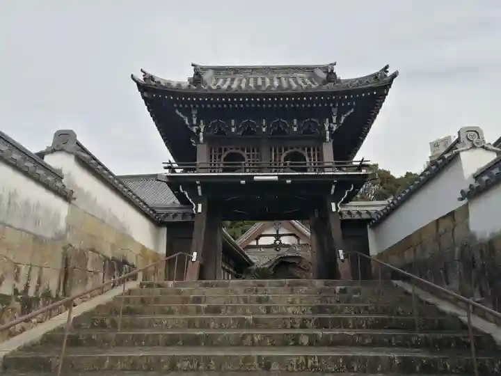 随念寺の山門・神門