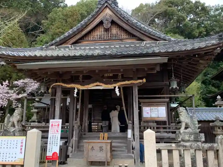 六條八幡宮の本殿・本堂