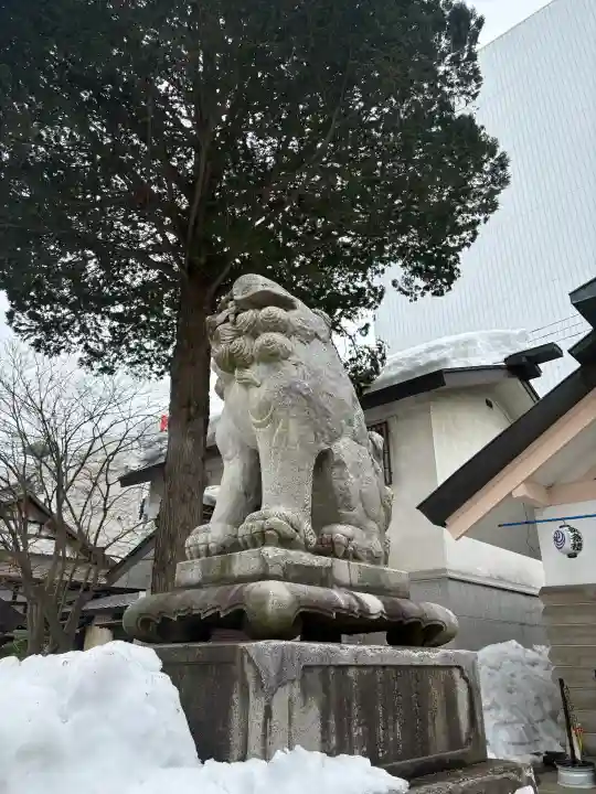 善知鳥神社の{uncategorized: "未分類", other: "その他", undefined: "問題あり", building: "その他建物", grave: "お墓", sacred_gate: "鳥居", guardian: "狛犬", statue: "像", buddha: "仏像", history: "歴史", nature: "自然", garden: "庭園", animal: "動物", pagoda: "塔", temizu: "手水舎", mountain_gate: "山門・神門", sanctuary: "本殿・本堂", subordinate: "末社・摂社", art: "芸術", scenery: "景色", jizo: "地蔵", ema: "絵馬", goshuin: "御朱印", omikuji: "おみくじ", items: "授与品その他", amulet: "お守り", goshuincho: "御朱印帳", eats: "食事", festival: "お祭り", votive_dance: "神楽", shichigosan: "七五三参", wedding: "結婚式", experience: "体験その他", initially: "初詣", around: "周辺", anti_infection: "感染症対策"}