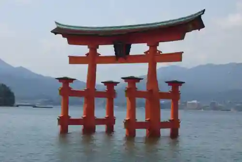 厳島神社の鳥居