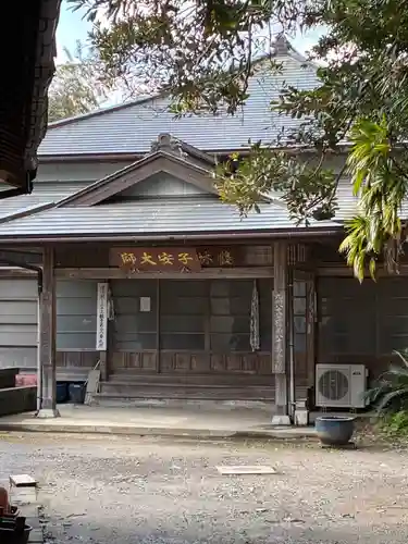 鶴林寺の本殿・本堂