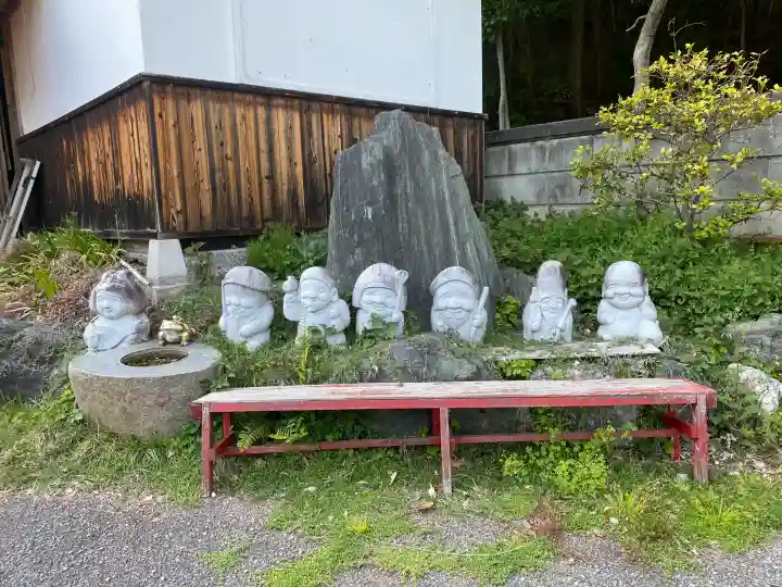 鳳仙寺の{uncategorized: "未分類", other: "その他", undefined: "問題あり", building: "その他建物", grave: "お墓", sacred_gate: "鳥居", guardian: "狛犬", statue: "像", buddha: "仏像", history: "歴史", nature: "自然", garden: "庭園", animal: "動物", pagoda: "塔", temizu: "手水舎", mountain_gate: "山門・神門", sanctuary: "本殿・本堂", subordinate: "末社・摂社", art: "芸術", scenery: "景色", jizo: "地蔵", ema: "絵馬", goshuin: "御朱印", omikuji: "おみくじ", items: "授与品その他", amulet: "お守り", goshuincho: "御朱印帳", eats: "食事", festival: "お祭り", votive_dance: "神楽", shichigosan: "七五三参", wedding: "結婚式", experience: "体験その他", initially: "初詣", around: "周辺", anti_infection: "感染症対策"}