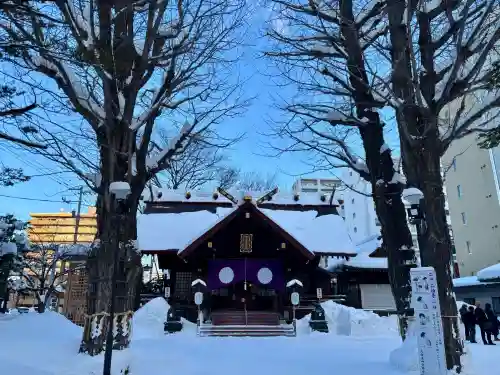 北海道神宮頓宮の{uncategorized: "未分類", other: "その他", undefined: "問題あり", building: "その他建物", grave: "お墓", sacred_gate: "鳥居", guardian: "狛犬", statue: "像", buddha: "仏像", history: "歴史", nature: "自然", garden: "庭園", animal: "動物", pagoda: "塔", temizu: "手水舎", mountain_gate: "山門・神門", sanctuary: "本殿・本堂", subordinate: "末社・摂社", art: "芸術", scenery: "景色", jizo: "地蔵", ema: "絵馬", goshuin: "御朱印", omikuji: "おみくじ", items: "授与品その他", amulet: "お守り", goshuincho: "御朱印帳", eats: "食事", festival: "お祭り", votive_dance: "神楽", shichigosan: "七五三参", wedding: "結婚式", experience: "体験その他", initially: "初詣", around: "周辺", anti_infection: "感染症対策"}