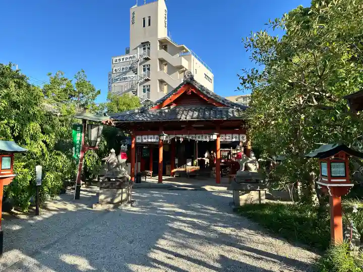 源九郎稲荷神社の{uncategorized: "未分類", other: "その他", undefined: "問題あり", building: "その他建物", grave: "お墓", sacred_gate: "鳥居", guardian: "狛犬", statue: "像", buddha: "仏像", history: "歴史", nature: "自然", garden: "庭園", animal: "動物", pagoda: "塔", temizu: "手水舎", mountain_gate: "山門・神門", sanctuary: "本殿・本堂", subordinate: "末社・摂社", art: "芸術", scenery: "景色", jizo: "地蔵", ema: "絵馬", goshuin: "御朱印", omikuji: "おみくじ", items: "授与品その他", amulet: "お守り", goshuincho: "御朱印帳", eats: "食事", festival: "お祭り", votive_dance: "神楽", shichigosan: "七五三参", wedding: "結婚式", experience: "体験その他", initially: "初詣", around: "周辺", anti_infection: "感染症対策"}