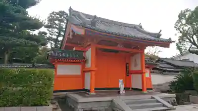 耕三寺の山門・神門