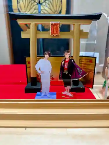 堀出神社の{uncategorized: "未分類", other: "その他", undefined: "問題あり", building: "その他建物", grave: "お墓", sacred_gate: "鳥居", guardian: "狛犬", statue: "像", buddha: "仏像", history: "歴史", nature: "自然", garden: "庭園", animal: "動物", pagoda: "塔", temizu: "手水舎", mountain_gate: "山門・神門", sanctuary: "本殿・本堂", subordinate: "末社・摂社", art: "芸術", scenery: "景色", jizo: "地蔵", ema: "絵馬", goshuin: "御朱印", omikuji: "おみくじ", items: "授与品その他", amulet: "お守り", goshuincho: "御朱印帳", eats: "食事", festival: "お祭り", votive_dance: "神楽", shichigosan: "七五三参", wedding: "結婚式", experience: "体験その他", initially: "初詣", around: "周辺", anti_infection: "感染症対策"}