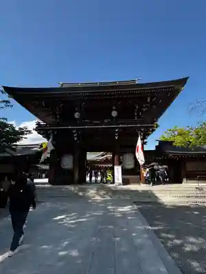 寒川神社の山門・神門