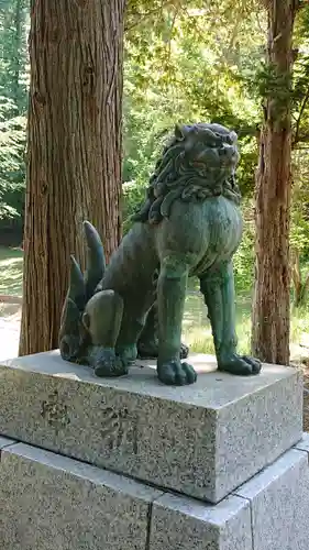 由仁神社の狛犬