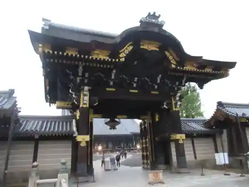 本願寺（西本願寺）の山門