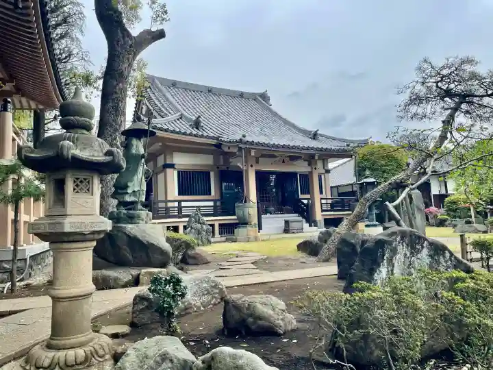 東光寺の{uncategorized: "未分類", other: "その他", undefined: "問題あり", building: "その他建物", grave: "お墓", sacred_gate: "鳥居", guardian: "狛犬", statue: "像", buddha: "仏像", history: "歴史", nature: "自然", garden: "庭園", animal: "動物", pagoda: "塔", temizu: "手水舎", mountain_gate: "山門・神門", sanctuary: "本殿・本堂", subordinate: "末社・摂社", art: "芸術", scenery: "景色", jizo: "地蔵", ema: "絵馬", goshuin: "御朱印", omikuji: "おみくじ", items: "授与品その他", amulet: "お守り", goshuincho: "御朱印帳", eats: "食事", festival: "お祭り", votive_dance: "神楽", shichigosan: "七五三参", wedding: "結婚式", experience: "体験その他", initially: "初詣", around: "周辺", anti_infection: "感染症対策"}