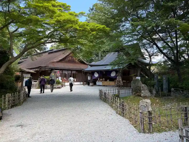 𠮷水神社(吉水神社)の{uncategorized: "未分類", other: "その他", undefined: "問題あり", building: "その他建物", grave: "お墓", sacred_gate: "鳥居", guardian: "狛犬", statue: "像", buddha: "仏像", history: "歴史", nature: "自然", garden: "庭園", animal: "動物", pagoda: "塔", temizu: "手水舎", mountain_gate: "山門・神門", sanctuary: "本殿・本堂", subordinate: "末社・摂社", art: "芸術", scenery: "景色", jizo: "地蔵", ema: "絵馬", goshuin: "御朱印", omikuji: "おみくじ", items: "授与品その他", amulet: "お守り", goshuincho: "御朱印帳", eats: "食事", festival: "お祭り", votive_dance: "神楽", shichigosan: "七五三参", wedding: "結婚式", experience: "体験その他", initially: "初詣", around: "周辺", anti_infection: "感染症対策"}