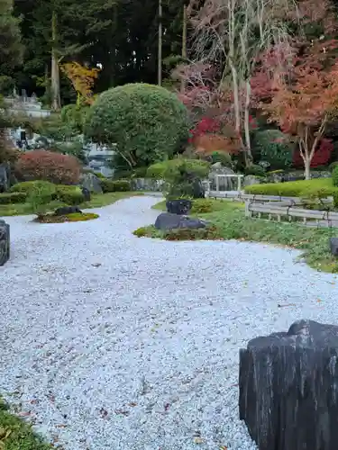 傑山寺の庭園