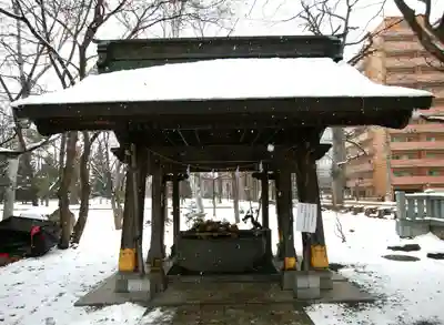 彌彦神社　(伊夜日子神社)の手水舎