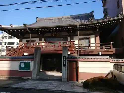 林泉寺の山門