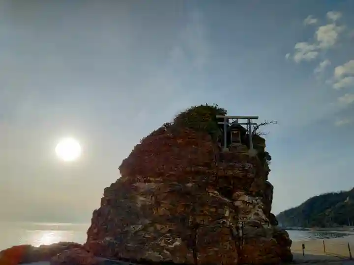 稲佐の浜 弁天島(島根県)