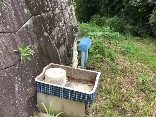 山梨岡神社の手水舎