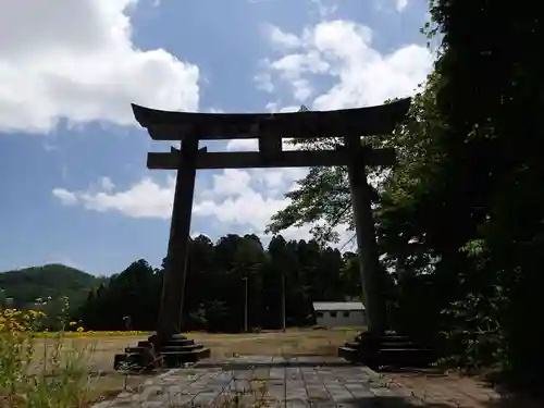 長岡神社・八幡神社・天御布須麻神社の鳥居