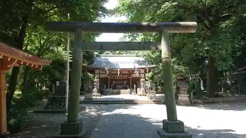 三ケ尻八幡神社の鳥居