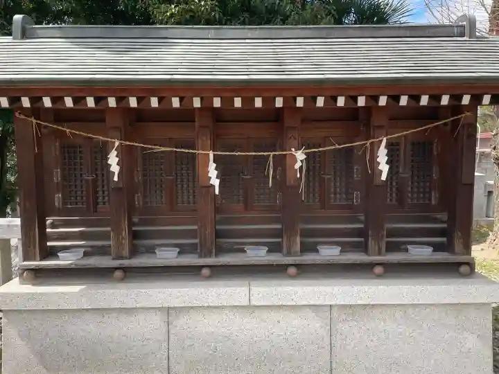 氷川神社の{uncategorized: "未分類", other: "その他", undefined: "問題あり", building: "その他建物", grave: "お墓", sacred_gate: "鳥居", guardian: "狛犬", statue: "像", buddha: "仏像", history: "歴史", nature: "自然", garden: "庭園", animal: "動物", pagoda: "塔", temizu: "手水舎", mountain_gate: "山門・神門", sanctuary: "本殿・本堂", subordinate: "末社・摂社", art: "芸術", scenery: "景色", jizo: "地蔵", ema: "絵馬", goshuin: "御朱印", omikuji: "おみくじ", items: "授与品その他", amulet: "お守り", goshuincho: "御朱印帳", eats: "食事", festival: "お祭り", votive_dance: "神楽", shichigosan: "七五三参", wedding: "結婚式", experience: "体験その他", initially: "初詣", around: "周辺", anti_infection: "感染症対策"}