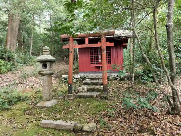 與能神社の{uncategorized: "未分類", other: "その他", undefined: "問題あり", building: "その他建物", grave: "お墓", sacred_gate: "鳥居", guardian: "狛犬", statue: "像", buddha: "仏像", history: "歴史", nature: "自然", garden: "庭園", animal: "動物", pagoda: "塔", temizu: "手水舎", mountain_gate: "山門・神門", sanctuary: "本殿・本堂", subordinate: "末社・摂社", art: "芸術", scenery: "景色", jizo: "地蔵", ema: "絵馬", goshuin: "御朱印", omikuji: "おみくじ", items: "授与品その他", amulet: "お守り", goshuincho: "御朱印帳", eats: "食事", festival: "お祭り", votive_dance: "神楽", shichigosan: "七五三参", wedding: "結婚式", experience: "体験その他", initially: "初詣", around: "周辺", anti_infection: "感染症対策"}