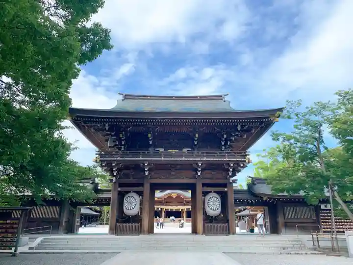 寒川神社の山門・神門