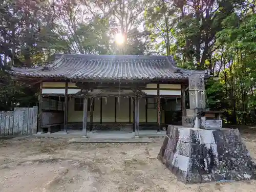 雷八幡神社の建物その他