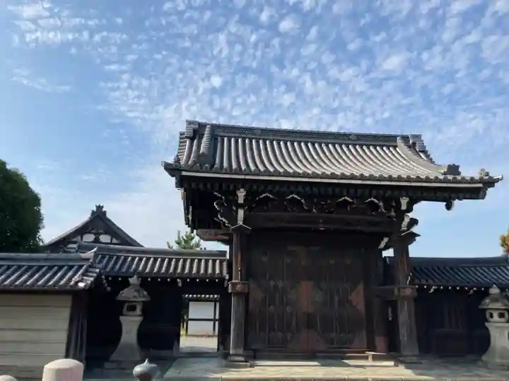 本徳寺の山門・神門
