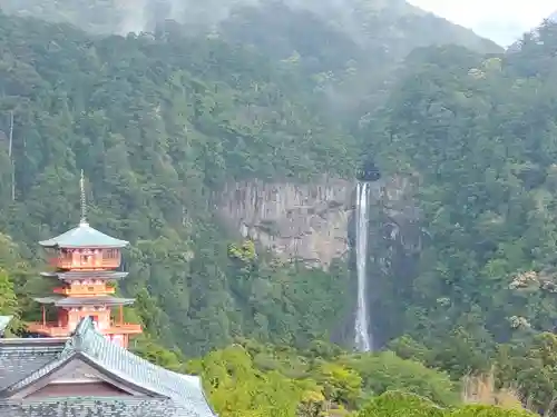 青岸渡寺の建物その他