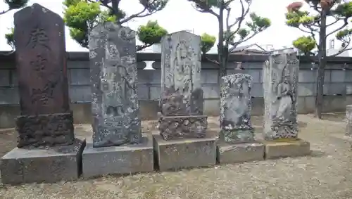 徳島稲荷神社の仏像