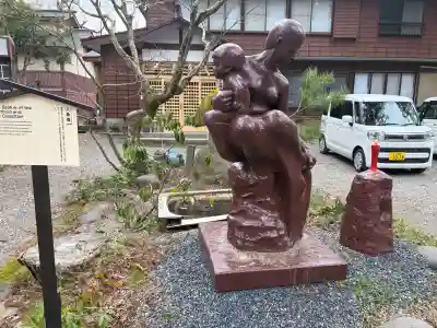 春日山神社の{uncategorized: "未分類", other: "その他", undefined: "問題あり", building: "その他建物", grave: "お墓", sacred_gate: "鳥居", guardian: "狛犬", statue: "像", buddha: "仏像", history: "歴史", nature: "自然", garden: "庭園", animal: "動物", pagoda: "塔", temizu: "手水舎", mountain_gate: "山門・神門", sanctuary: "本殿・本堂", subordinate: "末社・摂社", art: "芸術", scenery: "景色", jizo: "地蔵", ema: "絵馬", goshuin: "御朱印", omikuji: "おみくじ", items: "授与品その他", amulet: "お守り", goshuincho: "御朱印帳", eats: "食事", festival: "お祭り", votive_dance: "神楽", shichigosan: "七五三参", wedding: "結婚式", experience: "体験その他", initially: "初詣", around: "周辺", anti_infection: "感染症対策"}