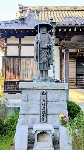 廣徳院の像
