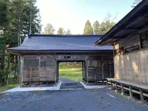 楽峯山 勝大寺の山門