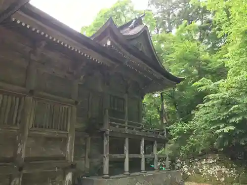 下山神社の本殿