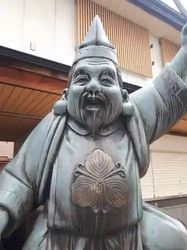 布施戎神社の像