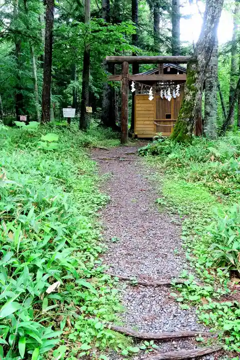 阿寒岳神社奥之院(北海道)