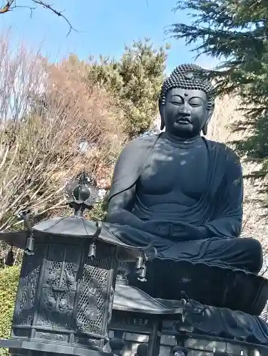 乗蓮寺の{uncategorized: "未分類", other: "その他", undefined: "問題あり", building: "その他建物", grave: "お墓", sacred_gate: "鳥居", guardian: "狛犬", statue: "像", buddha: "仏像", history: "歴史", nature: "自然", garden: "庭園", animal: "動物", pagoda: "塔", temizu: "手水舎", mountain_gate: "山門・神門", sanctuary: "本殿・本堂", subordinate: "末社・摂社", art: "芸術", scenery: "景色", jizo: "地蔵", ema: "絵馬", goshuin: "御朱印", omikuji: "おみくじ", items: "授与品その他", amulet: "お守り", goshuincho: "御朱印帳", eats: "食事", festival: "お祭り", votive_dance: "神楽", shichigosan: "七五三参", wedding: "結婚式", experience: "体験その他", initially: "初詣", around: "周辺", anti_infection: "感染症対策"}