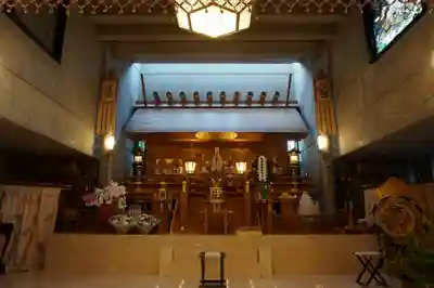 八津御嶽神社の本殿・本堂