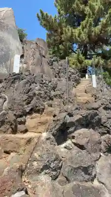 品川神社の{uncategorized: "未分類", other: "その他", undefined: "問題あり", building: "その他建物", grave: "お墓", sacred_gate: "鳥居", guardian: "狛犬", statue: "像", buddha: "仏像", history: "歴史", nature: "自然", garden: "庭園", animal: "動物", pagoda: "塔", temizu: "手水舎", mountain_gate: "山門・神門", sanctuary: "本殿・本堂", subordinate: "末社・摂社", art: "芸術", scenery: "景色", jizo: "地蔵", ema: "絵馬", goshuin: "御朱印", omikuji: "おみくじ", items: "授与品その他", amulet: "お守り", goshuincho: "御朱印帳", eats: "食事", festival: "お祭り", votive_dance: "神楽", shichigosan: "七五三参", wedding: "結婚式", experience: "体験その他", initially: "初詣", around: "周辺", anti_infection: "感染症対策"}