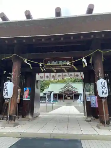 札幌護國神社の山門・神門