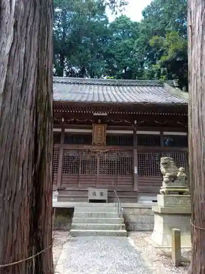 柚井宇賀神社の本殿