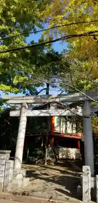 於玉稲荷神社の鳥居