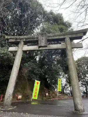 尾崎神社の{uncategorized: "未分類", other: "その他", undefined: "問題あり", building: "その他建物", grave: "お墓", sacred_gate: "鳥居", guardian: "狛犬", statue: "像", buddha: "仏像", history: "歴史", nature: "自然", garden: "庭園", animal: "動物", pagoda: "塔", temizu: "手水舎", mountain_gate: "山門・神門", sanctuary: "本殿・本堂", subordinate: "末社・摂社", art: "芸術", scenery: "景色", jizo: "地蔵", ema: "絵馬", goshuin: "御朱印", omikuji: "おみくじ", items: "授与品その他", amulet: "お守り", goshuincho: "御朱印帳", eats: "食事", festival: "お祭り", votive_dance: "神楽", shichigosan: "七五三参", wedding: "結婚式", experience: "体験その他", initially: "初詣", around: "周辺", anti_infection: "感染症対策"}