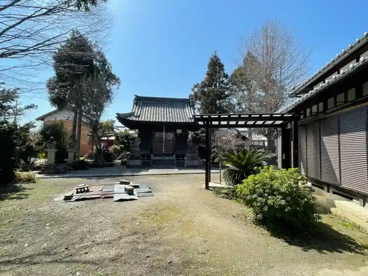 春日神社(飯)の{uncategorized: "未分類", other: "その他", undefined: "問題あり", building: "その他建物", grave: "お墓", sacred_gate: "鳥居", guardian: "狛犬", statue: "像", buddha: "仏像", history: "歴史", nature: "自然", garden: "庭園", animal: "動物", pagoda: "塔", temizu: "手水舎", mountain_gate: "山門・神門", sanctuary: "本殿・本堂", subordinate: "末社・摂社", art: "芸術", scenery: "景色", jizo: "地蔵", ema: "絵馬", goshuin: "御朱印", omikuji: "おみくじ", items: "授与品その他", amulet: "お守り", goshuincho: "御朱印帳", eats: "食事", festival: "お祭り", votive_dance: "神楽", shichigosan: "七五三参", wedding: "結婚式", experience: "体験その他", initially: "初詣", around: "周辺", anti_infection: "感染症対策"}