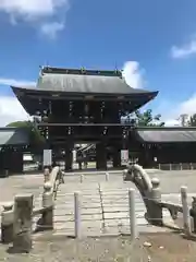 真清田神社の山門