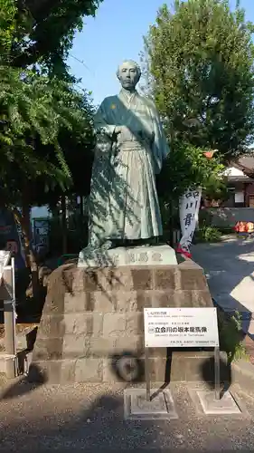 仲町稲荷神社の像