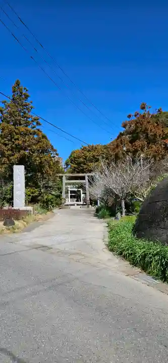 天津神明宮の{uncategorized: "未分類", other: "その他", undefined: "問題あり", building: "その他建物", grave: "お墓", sacred_gate: "鳥居", guardian: "狛犬", statue: "像", buddha: "仏像", history: "歴史", nature: "自然", garden: "庭園", animal: "動物", pagoda: "塔", temizu: "手水舎", mountain_gate: "山門・神門", sanctuary: "本殿・本堂", subordinate: "末社・摂社", art: "芸術", scenery: "景色", jizo: "地蔵", ema: "絵馬", goshuin: "御朱印", omikuji: "おみくじ", items: "授与品その他", amulet: "お守り", goshuincho: "御朱印帳", eats: "食事", festival: "お祭り", votive_dance: "神楽", shichigosan: "七五三参", wedding: "結婚式", experience: "体験その他", initially: "初詣", around: "周辺", anti_infection: "感染症対策"}